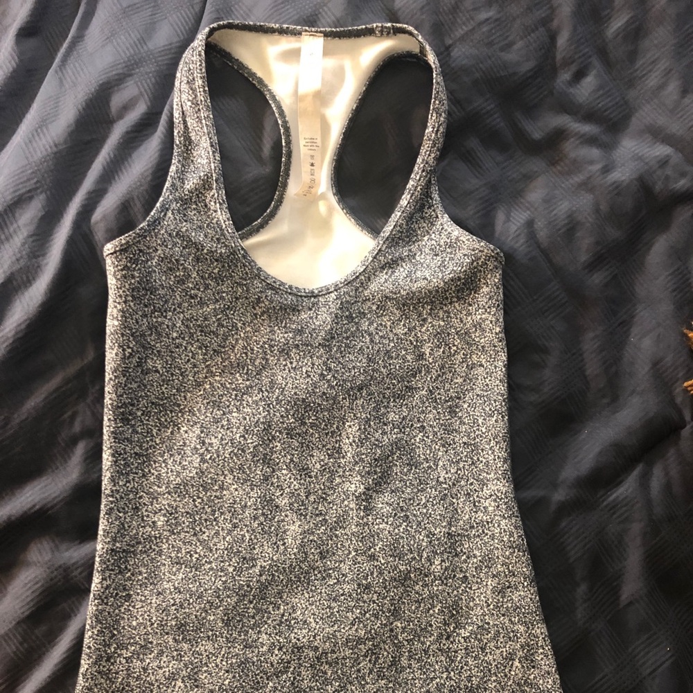 Size 2 lulu cool racer back in speckled grey!